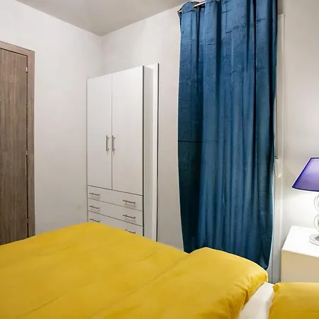 Happy Colors 2 Downtown, Near Ag,sophia * Salonic