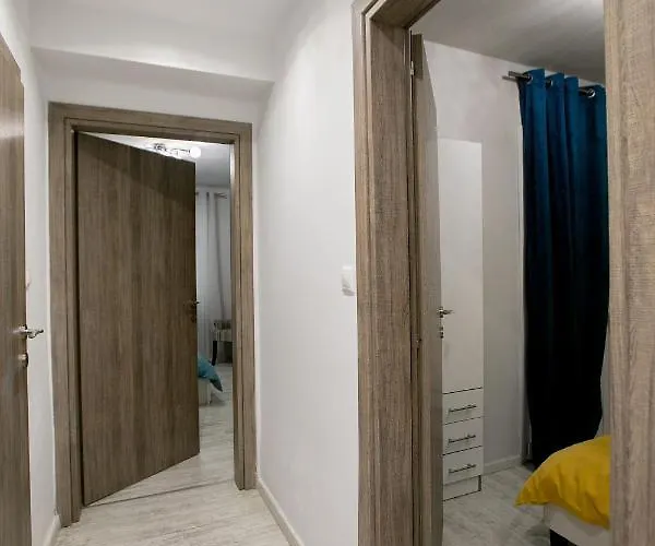 Happy Colors 2 Downtown, Near Ag,sophia