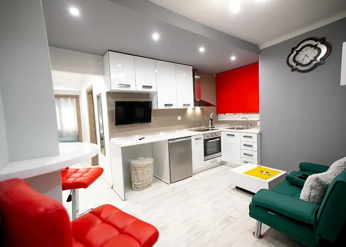 Happy Colors 2 Downtown, Near Ag,sophia Salonic